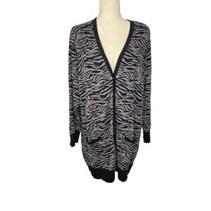 Torrid gray black animal print button front cardigan sweater pockets plus size 4
